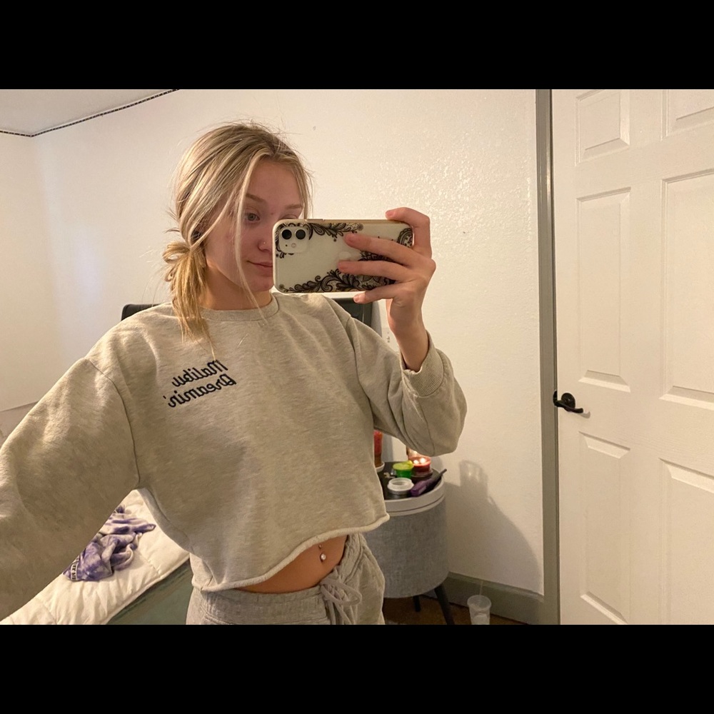 sweater crewneck